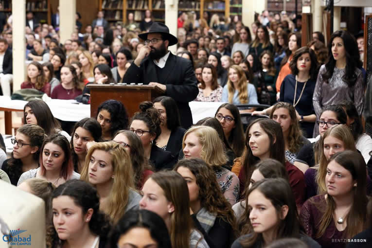 1200 Jewish College Students Take To The Streets Of New York Chabad